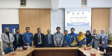 Foto bersama delegasi School of Pharmacy University of Asia Pacific Bangladesh dan Faculty of Pharmacy University of Dhaka Bangladesh. Foto: Ist.