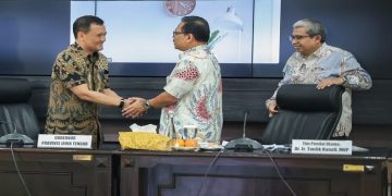 Gubernur Jawa Tengah, Ahmad Luthfi saat acara FGD Penilaian Tahap II Penghargaan Pembangunan Daerah Tingkat Provinsi tahun 2026 yang dihadiri Perencana Ahli Kementerian PPN/Bappenas, Taufik Hanafi. Foto: Ist.