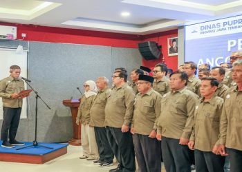 Sekda Sumarno mengukuhkan Komisi Irigasi Provinsi Jawa Tengah periode 2026-2029, pada Kamis, 25 Juni 2026. Foto: Ist.