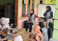 Mahasiswa KKN FIK UMS menyelenggarakan edukasi kesehatan dan Cek Kesehatan Gratis di Dukuh Sudimoro, Desa Parangjoro, Kecamatan Grogol, Kabupaten Sukoharjo. Foto: Ist.