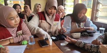 Mahasiswa KKN FIK UMS menggelar program edukasi hipertensi dan pemeriksaan kesehatan gratis di Desa Waru, Kecamatan Baki, Kabupaten Sukoharjo pada 22-23 Juni 2026. Foto: Ist.