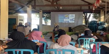 Mahasiswa KKN Tematik FIK UMS menghadirkan program SMART DM di Posyandu Kantil XI, Perumahan Grogol Indah, Desa Telukan, Kecamatan Grogol, Kabupaten Sukoharjo. Foto: Ist.