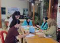 Suasana penguatan layanan kesehatan oleh Tim KKN FIK UMS berkolaborasi dengan Posyandu Remaja Lestari. Foto: Ist.