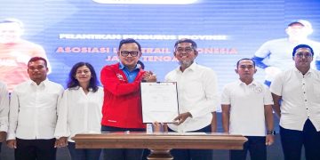 Ketua Umum Pengurus Pusat ALTI, Bima Arya Sugiarto melantik Sumarno sebagai Ketua Umum ALTI Jawa Tengah untuk periode 2025-2029, Selasa, 30 Juni 2026. Foto: Ist.