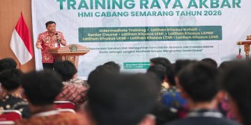 Gubernur Jawa Tengah Ahmad Luthfi menjadi pembicara kunci dalam pembukaan Training Raya Akbar HMI Cabang Semarang di Balai Diklat Kementerian Agama RI, Kota Semarang, Selasa, 30 Juni 2026. Foto: Ist.