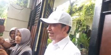 Presiden RI ke-7 Joko Widodo (Jokowi) memberikan keterangan pers di kediamannya, Gang Kutai Utara Nomor 1, Kelurahan Sumber, Kecamatan Banjarsari, Kota Solo, Rabu (3/6/2026). Foto: Indospektrum.com