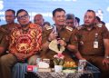Ahmad Luthfi menghubungi langsung Menteri Kelautan dan Perikanan Sakti Wahyu Trenggono via telpon disela acara Rembug Pembangunan Provinsi Jawa Tengah Tahun 2026 di Pendopo Kota Tegal, Senin (22/6/2026). Foto : Ist.