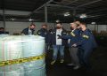 Dittipideksus Bareskrim Polri menyita 362 drum atau sekitar 18,1 ton sodium cyanide (sianida) diduga ilegal. Foto: Ist.