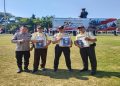 Agustin Murti, S.H., Sulardi, dan Dwi Ari Suryo Wibowo saat menerima penghargaan dari Polda Jawa Tengah. Foto: Ist.