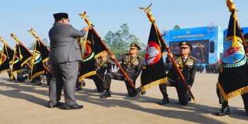 Polda Jateng menerima Penghargaan Tanda Kehormatan Nugraha Sakanti saat Upacara Hari Bhayangkara ke-80 yang dipimpin Presiden Prabowo Subianto di Satlat Brimob Cikeas, Kabupaten Bogor, Jawa Barat, Rabu (1/7/2026). Foto: Ist.