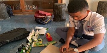 SMK Negeri Jawa Tengah di Semarang menyelenggarakan ekstrakurikuler Market Juara agar para siswa belajar berwirausaha. Foto: Ist.