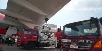 PT Pertamina Patra Niaga Regional Jawa Bagian Tengah menyediakan avtur untuk pesawat yang melayani penerbangan haji di Embarkasi Solo dan DIY. Foto: Ist.