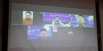 Program studi MHES UMS menggelar diseminasi hasil riset para mahasiswa dengan menghadirkan Sekretaris Lembaga Fatwa Al-Azhar Mesir, Dr. Abdel Halim Khattab untuk berdiskusi secara daring, Sabtu (4/7/2026). Foto: Ist.