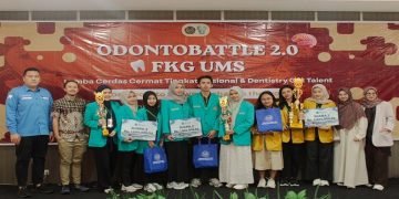 Para juara Odontobattle 2.0 yang digelar FKG UMS di Edutorium UMS, Minggu (5/7/2026). Foto: Ist.