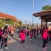 Mahasiswa UMS turut berkontribusi dalam pelaksanaan PROLANIS di halaman Kecamatan Gatak, Kabupaten Sukoharjo, Sabtu (11/7/2026). Foto: Ist.