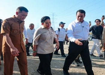 Menteri Pertanian, Andi Amran Sulaiman bersama Gubernur Ahmad Luthfi saat menghadiri groundbreaking Peternakan Sapi Perah Terpadu di Desa Karangbale, Kecamatan Larangan, Kabupaten Brebes, Senin, 20 Juli 2026. Foto: Ist.
