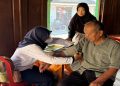Mahasiswa Program Studi Pendidikan Profesi Fisioterapis UMS melaksanakan program promosi kesehatan di Posbindu Lansia Mawar 5, Desa/Kecamatan Nguter, Kabupaten Sukoharjo, Sabtu (18/7/2026). Foto: Ist.