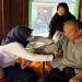 Mahasiswa Program Studi Pendidikan Profesi Fisioterapis UMS melaksanakan program promosi kesehatan di Posbindu Lansia Mawar 5, Desa/Kecamatan Nguter, Kabupaten Sukoharjo, Sabtu (18/7/2026). Foto: Ist.