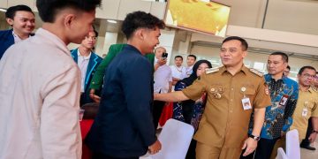 Gubernur Ahmad Luthfi membuka Munas XIX BEM SI di Politeknik Negeri Semarang (Polines), Senin (27/7/2026). Foto: Ist.