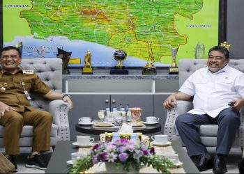 Gubernur Ahmad Luthfi menerima kunjubngan Penasihat Khusus Presiden Bidang Ketenagakerjaan dan Kesejahteraan Buruh, Said Iqbal, di kantornya, Senin 27 Juli 2026. Foto: Ist.