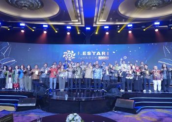 Telkom meraih Lestari Award 2026 pada kategori Talent Management yang diserahkan langsung oleh Menteri Koordinator Bidang Infrastruktur dan Pembangunan Kewilayahan, Agus Harimurti Yudhoyono.  Foto: Ist.