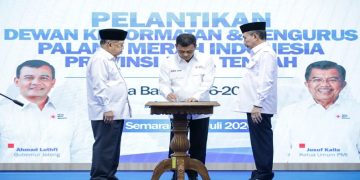 Ketua Umum PMI Jusuf Kalla bersama Gubernur Ahmad Luthfi saat pelantikan pelantikan kepengurusan PMI Provinsi Jawa Tengah masa bakti 2026–2031, Jumat, 31 Juli 2026. Foto: Ist.