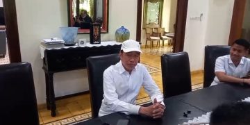 Mantan Presiden Jokowi memberikan keterangan pers di Kota Solo, Rabu (12/8/2026). Foto: Indospektrum.com