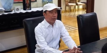 Mantan Presiden Jokowi memberikan keterangan pers di Kota Solo, Rabu (12/8/2026). Foto: Indospektrum.com
