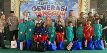FHIP UMS, bersama Polres Karanganyar dan SD Muhammadiyah Baitul Falah Mojogedang menggelar pengabdian kepada masyarakat yang diikuti siswa, guru, orang tua, dan masyarakat. Foto: Ist.