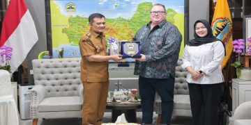 Chairman PBT, Stephen Wilmot saat audiensi dengan Gubernur Ahmad Luthfi di Kota Semarang pada Senin 3 Agustus 2026. Foto: Ist.