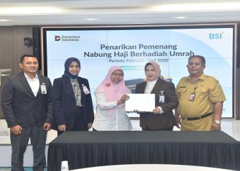 SEVP Funding and Transaction BSI, Ida Triana Widowati; perwakilan Kementerian Sosial RI, Sunniyah; Dinas Sosial Provinsi DKI Jakarta, Rudy Syahrul; SVP Retail Deposit Group, Dien Lukita Purnamasari di Kantor Pusat BSI Jakarta. Foto: Ist.