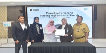 SEVP Funding and Transaction BSI, Ida Triana Widowati; perwakilan Kementerian Sosial RI, Sunniyah; Dinas Sosial Provinsi DKI Jakarta, Rudy Syahrul; SVP Retail Deposit Group, Dien Lukita Purnamasari di Kantor Pusat BSI Jakarta. Foto: Ist.