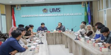 Humas UMS menerima kunjungan dari Biro Humas dan Protokol Universitas Ahmad Dahlan, Rabu (5/8/2026). Foto: Ist.