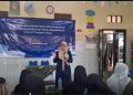 Tim P2M PG-PAUD FKIP UMS menggelar kegiatan pengabdian masyarakat di KB-TK Aisyiyah Program Unggulan Karangasem, Laweyan, Solo. Foto: Ist.