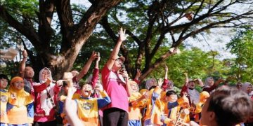 Para siswa baru SD Muh PK Kottabarat Solo saat berkunjung ke Taman Balekambang sebagai puncak MPLS. Foto: Ist.
