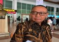 Ketua Umum Senkom Mitra Polri, Caption: Prof Dr KPH H Katno Hadi SE, MM, MH memberikan keterangan pers di Bandara Adi Soemarmo, Minggu (9/8/2026). Foto: Ist.