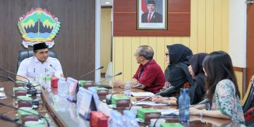 Wakil Gubernur Taj Yasin Maimoen saat bertemu dengan EHTC Politeknik Pariwisata NHI Bandung, Rabu, 12 Agustus 2026. Foto: Ist.