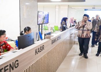 Wakil Gubernur Jawa Tengah, Taj Yasin Maimoen meninjau layanan fast track RSUD Dr Moewardi Surakarta, Kamis, 13 Agustus 2026. Foto: Ist.