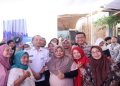 PNM berkolaborasi dengan SURGE untuk memperluas akses konektivitas dan literasi digital bagi masyarakat, khususnya nasabah PNM Mekaar. Foto: Ist.