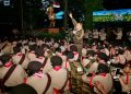 Gubernur Ahmad Luthfi memberikan motivasi kepada kontingen Pramuka Jawa Tengah ketika kegiatan Jambore Nasional (Jamnas) ke-XII di Bumi Perkemahan Cibubur, Jakarta Timur, Jumat malam (14/8/2026). Foto: Ist.