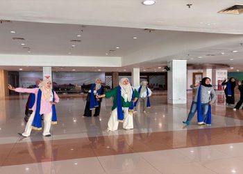 Sejumlah penari pembawakan Tari Gambyong di Bandara Adi Soemarmo Solo, Minggu (16/8/2026). Foto: Ist.