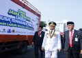 Gubernur Jawa Tengah Ahmad Luthfi melepas keberangkatan personel gabungan dan ribuan paket bantuan bagi masyarakat terdampak gempa bumi di Provinsi NTT, Senin, 17 Agustus 2026. Foto: Ist.