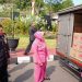 Kapolda Jateng, Irjen Pol Ribut Hari Wibowo mengecek bantuan kemanusiaan sebelum dikirim ke lokasi bencana di NTT, Senin (17/8/2026). Foto: Ist.