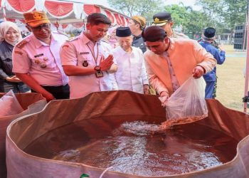 Wakil Gubernur Jawa Tengah, Taj Yasin Maimoen meluncurkan Pilot Project Desa/Kelurahan Mandiri Sejahtera Berbasis Pemberdayaan Pemuda di Kelurahan Semanggi, Kecamatan Pasar Kliwon, Kota Solo, Rabu, 19 Agustus 2026. Foto: Ist.