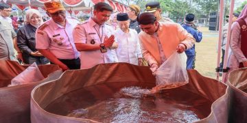 Wakil Gubernur Jawa Tengah, Taj Yasin Maimoen meluncurkan Pilot Project Desa/Kelurahan Mandiri Sejahtera Berbasis Pemberdayaan Pemuda di Kelurahan Semanggi, Kecamatan Pasar Kliwon, Kota Solo, Rabu, 19 Agustus 2026. Foto: Ist.