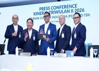 Direktur Utama BSI Anggoro Eko Cahyo, Wakil Direktur Utama Bob T Ananta, Direktur Finance & Strategy Ade Cahyo Nugroho, Direktur Risk Management Grandhis H.Harumansyah dan Direktur Retail Banking Kemas Erwan Husainy pada paparan kinerja perseroan triwulan II/2026 di Kantor Pusat BSI Jakarta (21/8/2026). Foto: Ist.