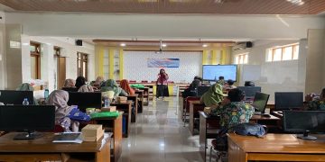Suasana pelatihan oleh dosen Ilmu Komunikasi UMS kepada guru SMK Muhammadiyah 2 Sleman. Foto: Ist.