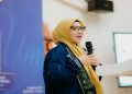 Plt Asisten Adminitrasi Umum Sekda Kabupaten Balangan, Bali, Hj. Ernawati, S.STP., M.M menjadi narasumber pada Kuliah Umum, "Pengembangan Talenta, Inovasi dan Enterpreneurship, di Kampus BIM University, Jumat (21/8/2026). Foto: Ist.