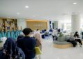Calon mahasiswa memadati ruang admisi PMB UMS. Foto: Ist.