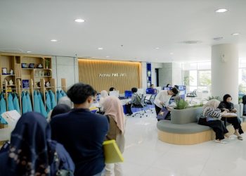 Calon mahasiswa memadati ruang admisi PMB UMS. Foto: Ist.